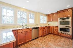 29 Westwood Park Circle, Attleboro MA 02703