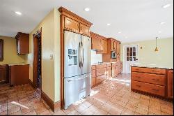 29 Westwood Park Circle, Attleboro MA 02703