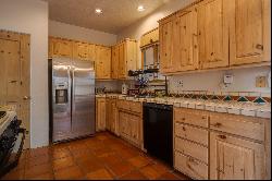 3240 Nizhoni Drive, Santa Fe NM 87507