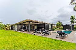 Beautiful contemporary furnished house at Sports House, Fazenda Boa Vista