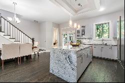 Stunning End Unit Townhome in Convenient Sandy Springs Neighborhood!