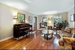 Inviting Oak Hill Colonial