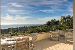 Panoramic sea view villa on the heights of Golfe-Juan