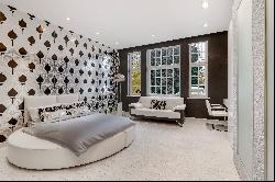 Luxury family home located on one of London’s most prestigious streets