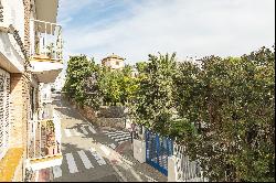 Charming modern apartment in Sitges, steps from the beach.