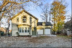 Historic Pomeroy Manor Carriage House Condo