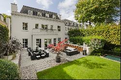 Striking family home in the heart of St John's Wood