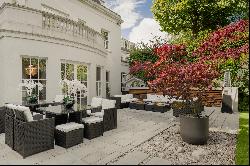 Striking family home in the heart of St John's Wood