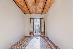 Beautiful apartment renovated with original elements in Dreta de l'Eixample