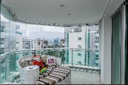 Luxury duplex penthouse with breathtaking views and full amenities in Península