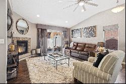  Spacious Ranch Style Townhome Perfect for Relaxation and Entertainment