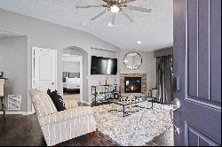  Spacious Ranch Style Townhome Perfect for Relaxation and Entertainment