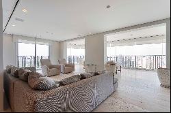 Apartment with panoramic view in a sought-after condominium