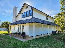 Lakeside Retreat on Lake Palestine