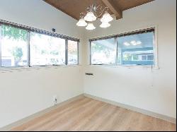 Charming Mid-Century Gem with ADU Potential and Spacious Lot