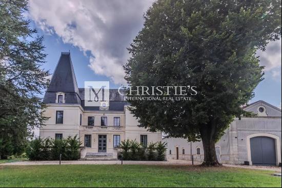 Cognac - Beautiful 19th century chateau