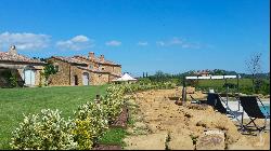 La Luce country house with land and pool, Montefollonico,Siena-Tuscany