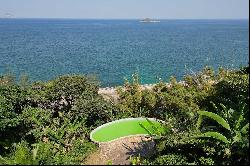 Classic house on Estrada do Joá with an everlasting ocean view