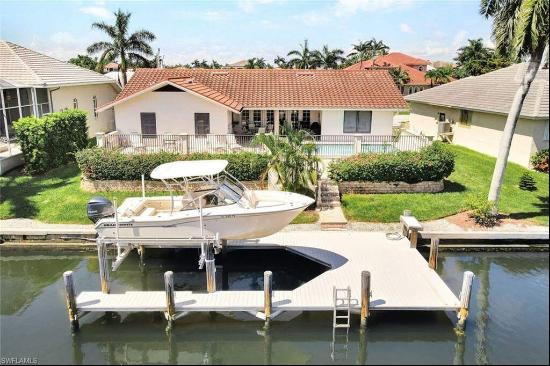 421 Cottage Ct, Marco Island, FL, 34145, USA