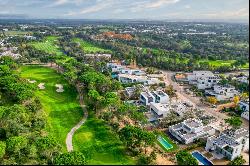 Villa de Lujo con Vistas Panorámicas al Golf en Camiral Golf Resort