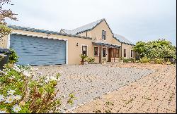 4 Bedroom Home in Klein Slangkop Private Estate