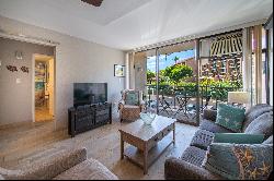 This nicely appointed condo is across from Kihei's sandy beaches