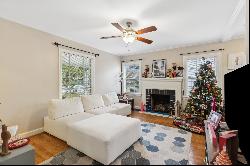 Darling Forest Hills Cottage all dressed up for the Holidays!