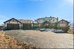 Luxurious Mountain Ranch with Stunning Views and Custom Design