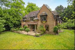 Wellington Avenue, Virginia Water, Surrey, GU25 4QR