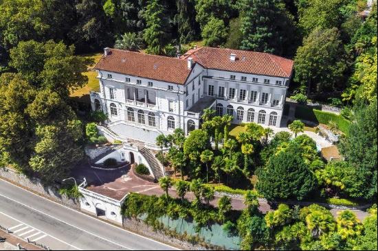 Prestigious historic villa on the Piedmont shore of Lake Maggiore