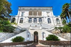 Prestigious historic villa on the Piedmont shore of Lake Maggiore