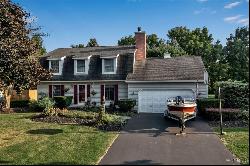 7064 Old English Road, Lockport-Town NY 14094