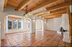 906 Kit Carson Rd, Taos NM 87571