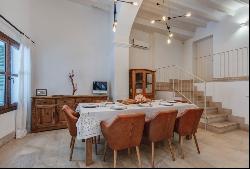 Stylish townhouse for sale in Sóller, Mallorca, Sóller 07100