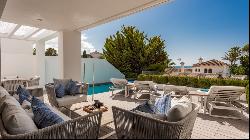 Elegant villa next to the beach in Puente Romano Beach Resort an, Marbella 29602