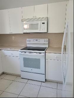 2465 SE 15th Pl Unit 200, Homestead FL 33035