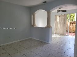 2465 SE 15th Pl Unit 200, Homestead FL 33035