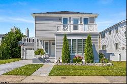 8 Seaside Ct, Margate NJ 08402