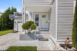 8 Seaside Ct, Margate NJ 08402