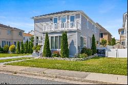 8 Seaside Ct, Margate NJ 08402