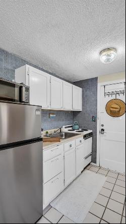 483 E Shore Drive #D4, Clearwater Beach FL 33767