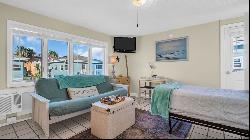 483 E Shore Drive #D4, Clearwater Beach FL 33767