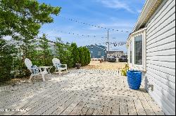 39 E Amberjack Way, Lavallette NJ 08735