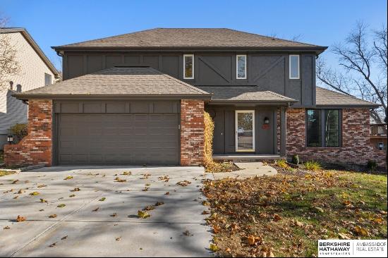 1107 Edgewood Boulevard, Papillion NE 68046