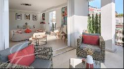 Renovated top floor flat near Croisette