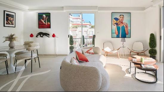 Renovated top floor apartment near Croisette