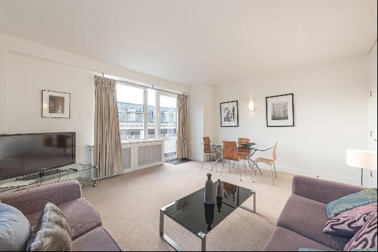 A 2 bedroom apartment to rent in Marylebone W1 in the impressive block on Weymouth Street,