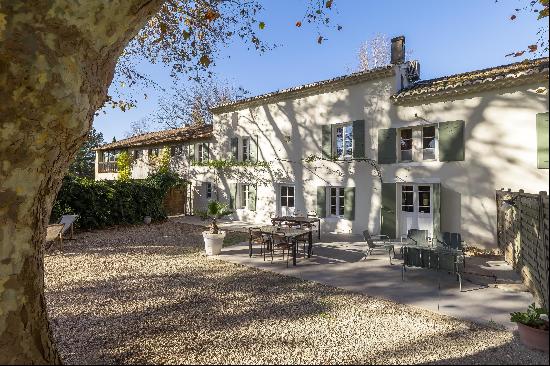 A charming 19th-century Mas for sale near L'Isle-sur-la-Sorgue.