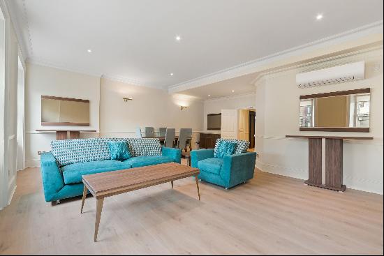 Newly refurbished two bedroom apartment to rent in Lancaster Gate, W2.