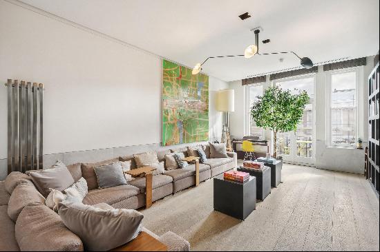 A spectacular 6 bedroom duplex apartment to rent in Kensington W8.